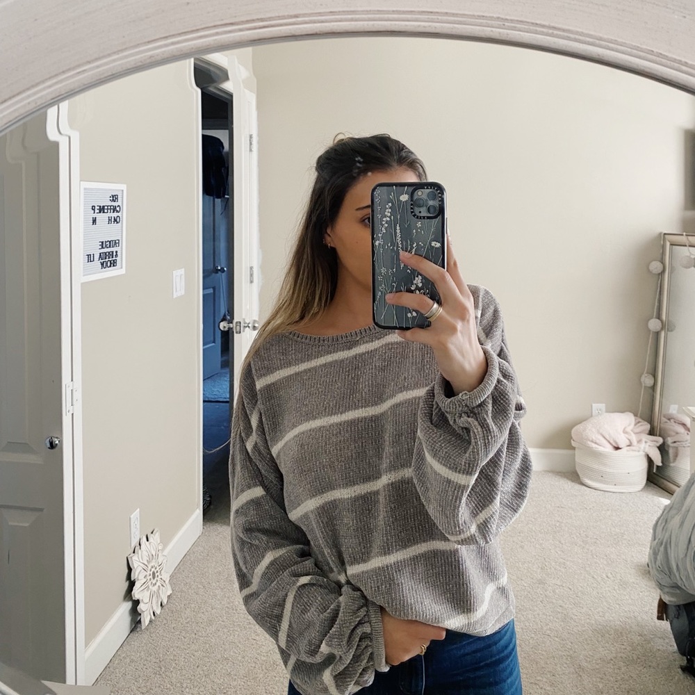 American Eagle Striped sweater